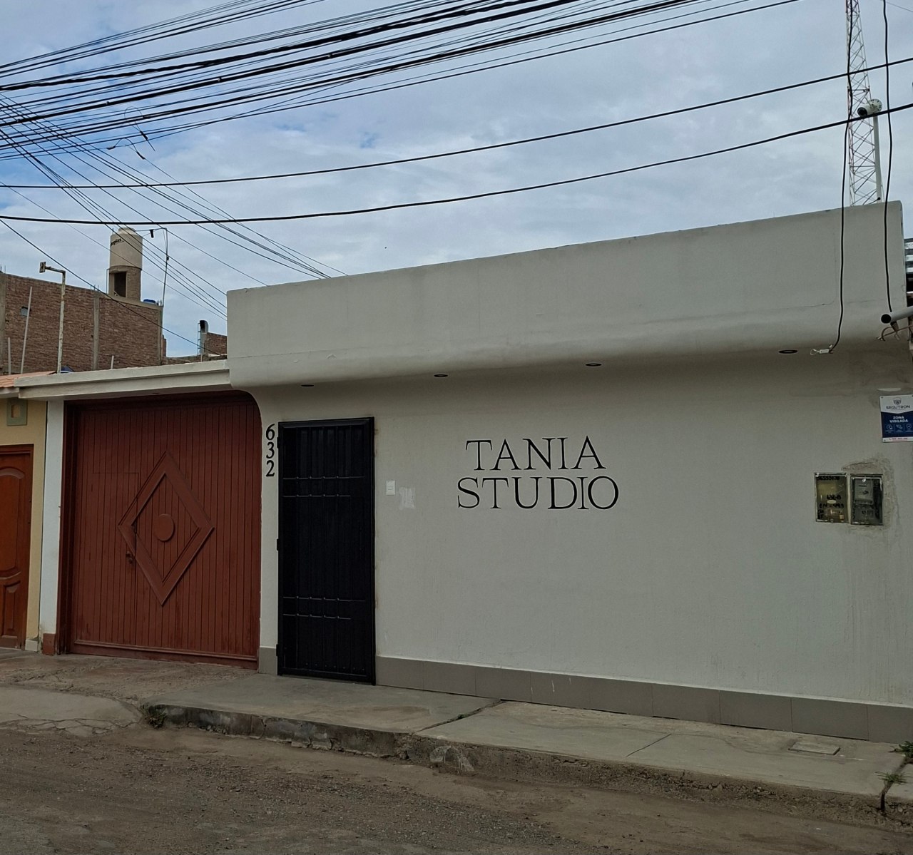 Casa Comercial en Calle Sauces 632